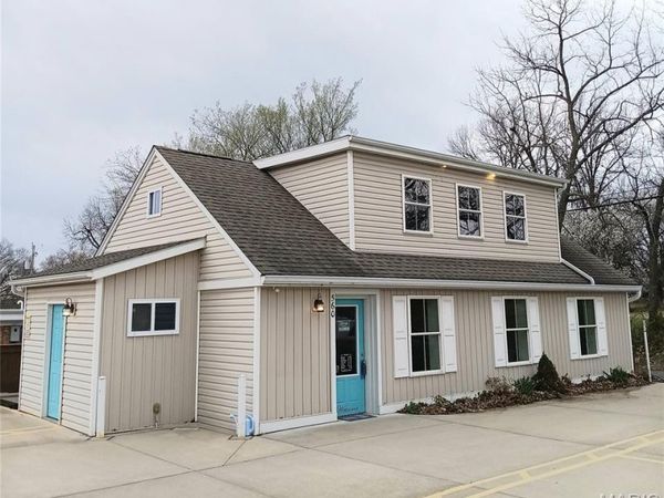560 N Jefferson Street, Florissant, MO 63031