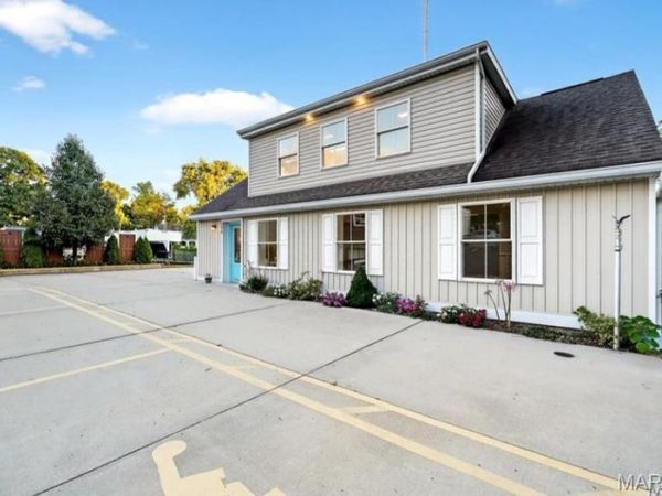 560 N Jefferson Street, Florissant, MO 63031