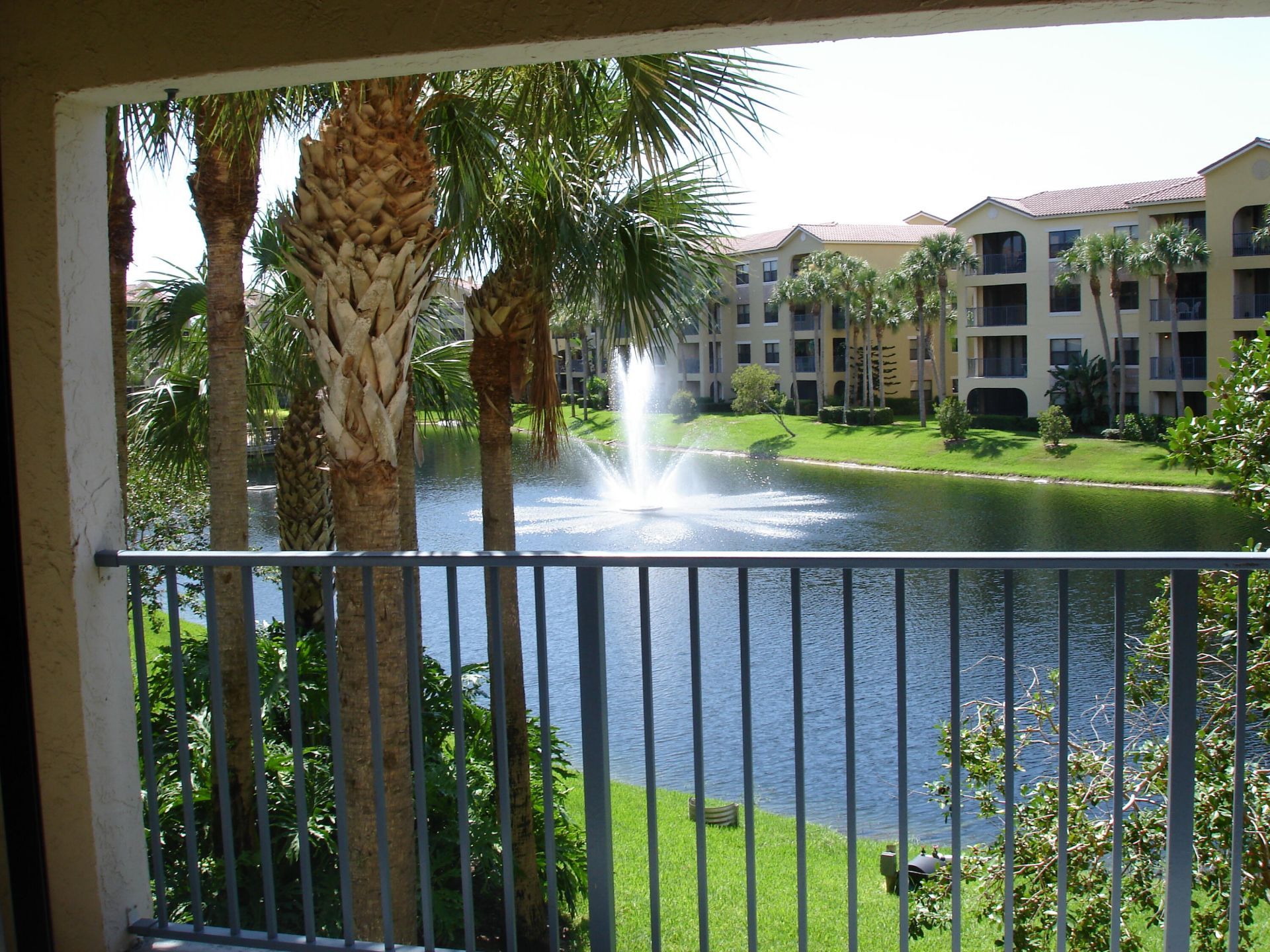 200 Uno Lago Drive, Unit 201, Juno Beach, FL 33408 Photo