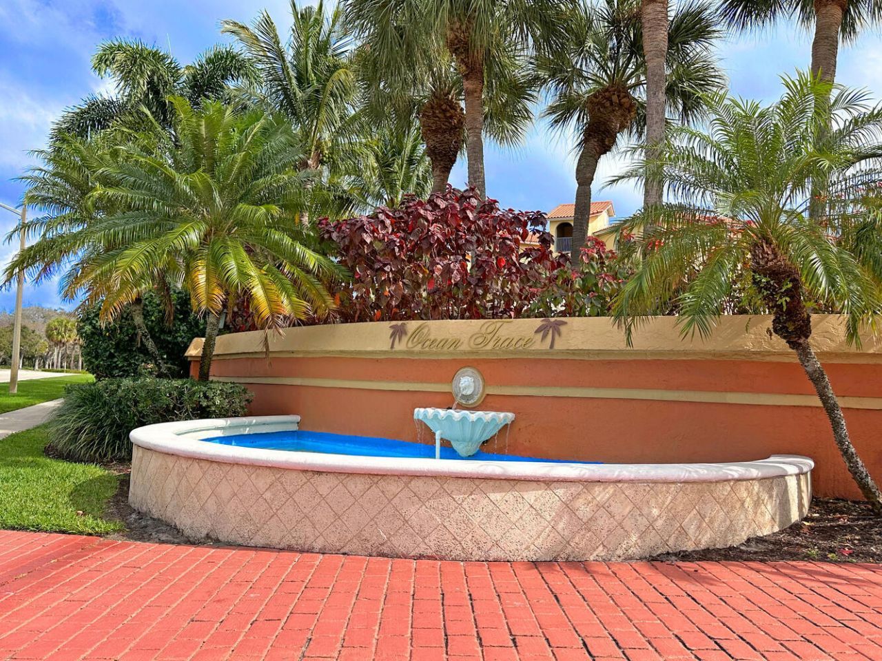 200 Uno Lago Drive, Unit 201, Juno Beach, FL 33408 Photo