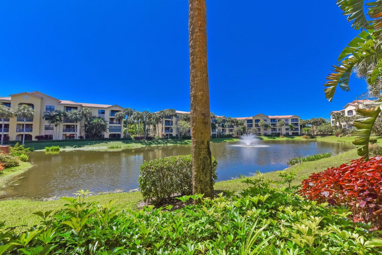 200 Uno Lago Drive, Unit 201, Juno Beach, FL 33408 Photo