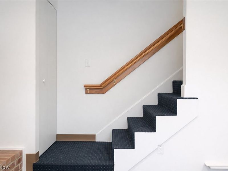 1300 Weathervane Lane, Unit 220/320, Akron, OH 44313 Photo 9
