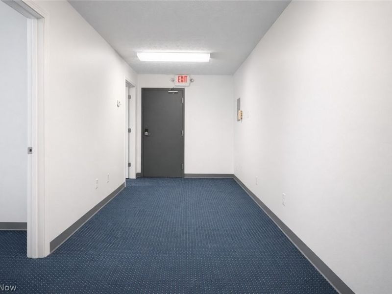 1300 Weathervane Lane, Unit 219, Akron, OH 44313 Photo 8