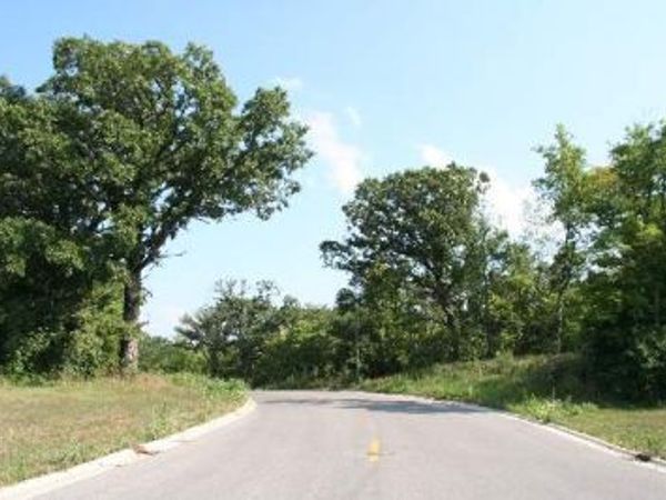 936 Thomas Drive , Morris, IL 60450