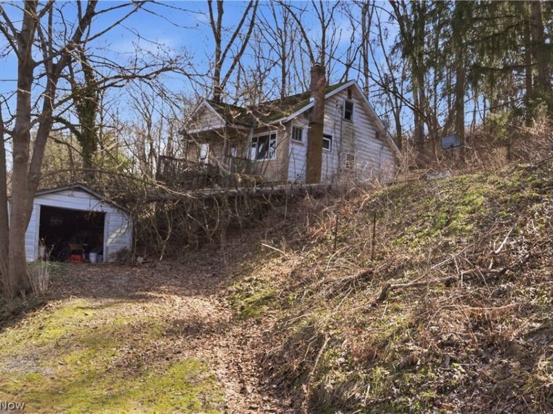 130 Haywood Street, East Liverpool, OH 43920 Photo 1