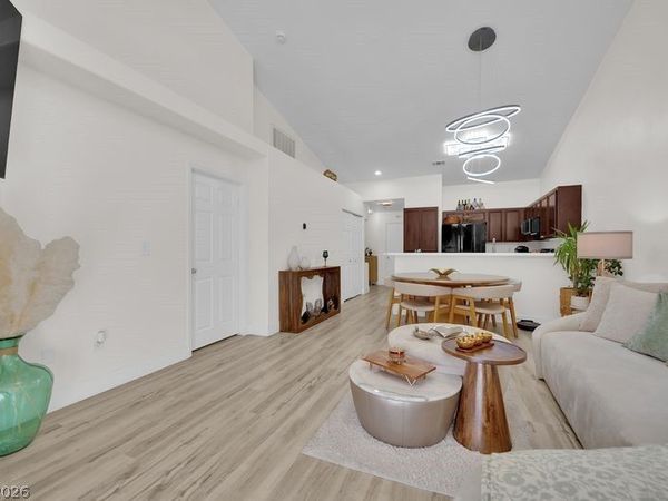 6469 Melody Rose Avenue, Las Vegas, NV 89108