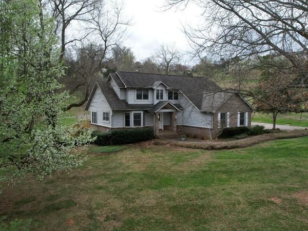 3313 Bentwood Drive, Kodak, TN 37764