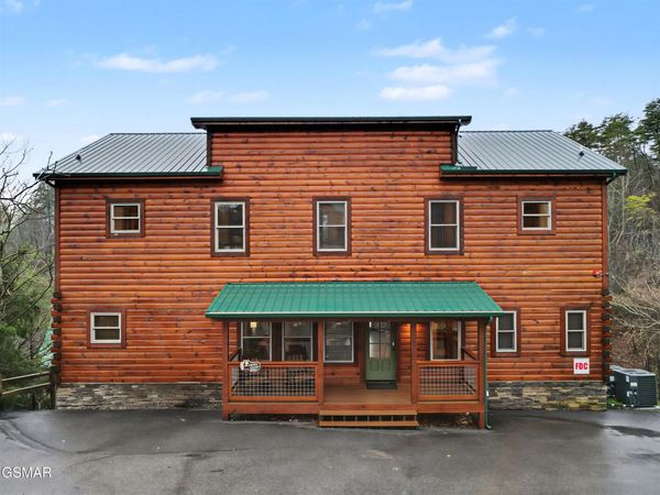 3227 White Falcon Way, Pigeon Forge, TN 37863