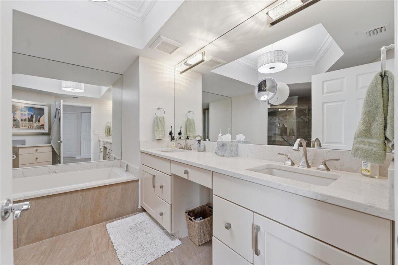 3200 N Ocean Boulevard N, Unit 703, Fort Lauderdale, FL 33308 Photo