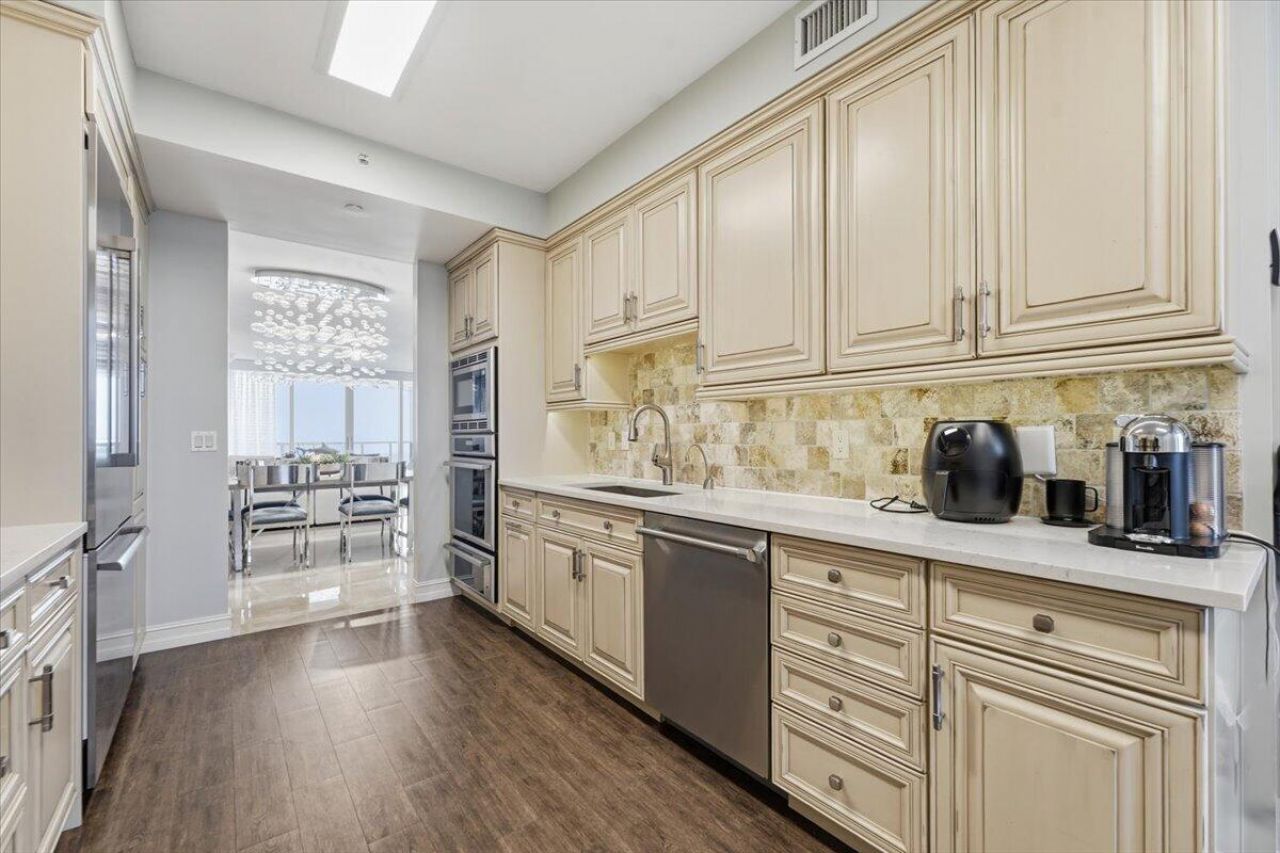 3200 N Ocean Boulevard N, Unit 703, Fort Lauderdale, FL 33308 Photo