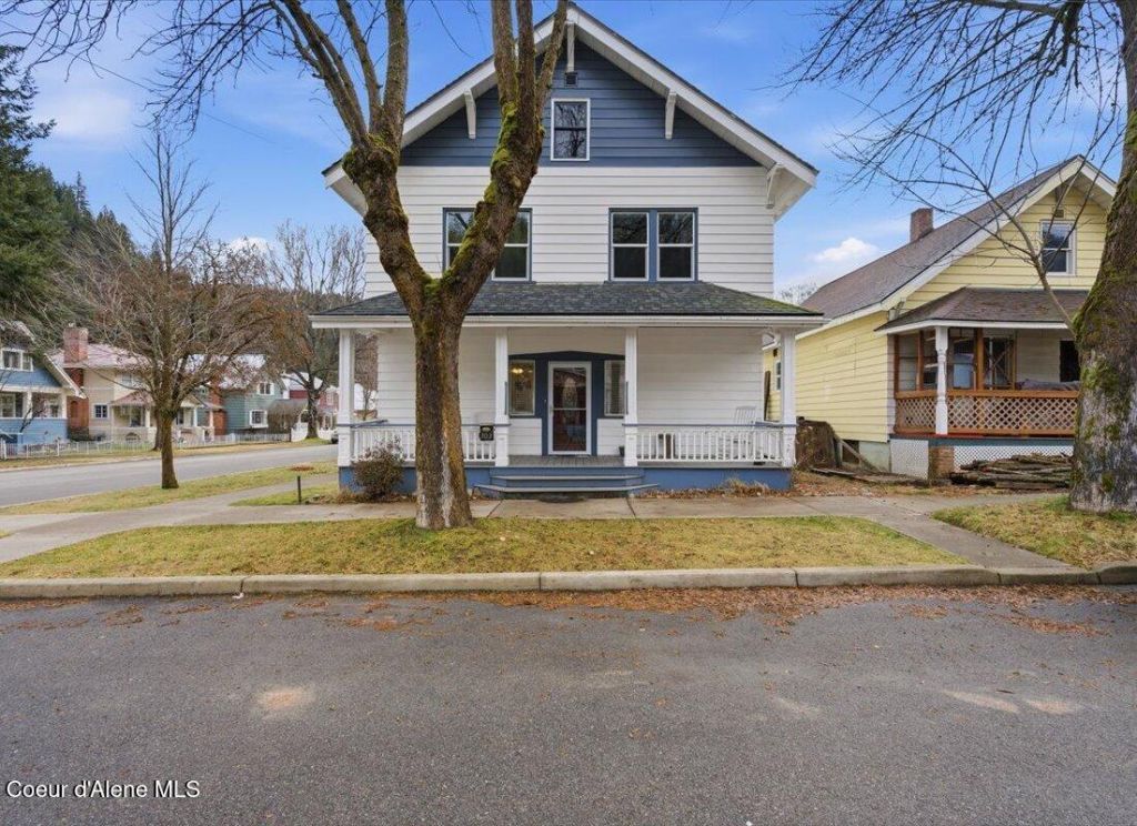 303 Third St.  primary photo