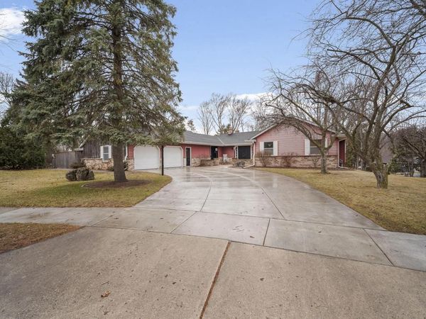 1324 RHYNIE COURT, West Bend, WI 53095