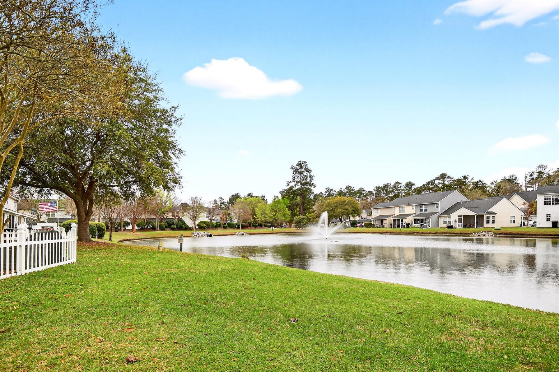 300 Yellow Hawthorn Circle Photo 4