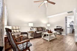 300 Yellow Hawthorn Circle photo 4