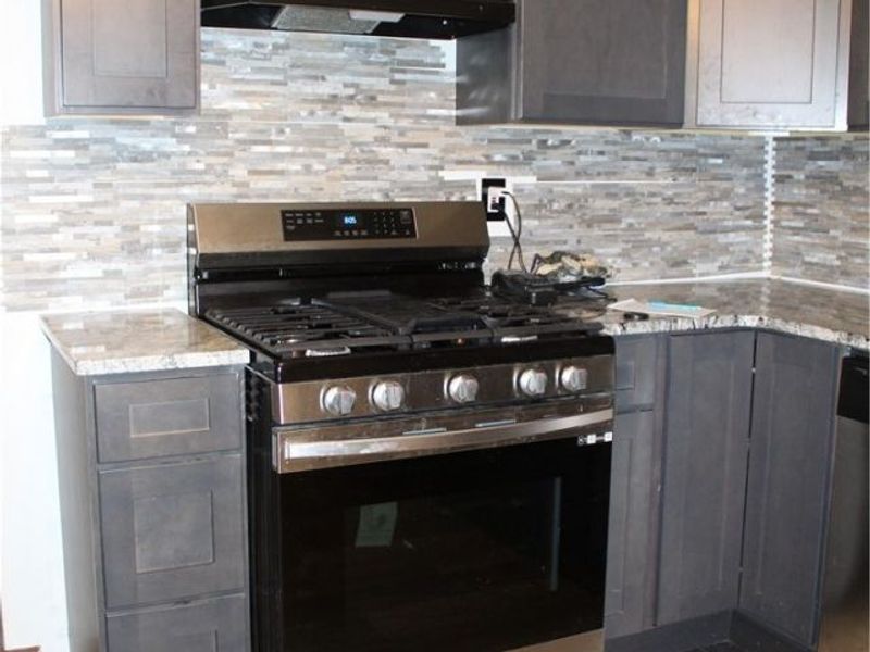 1258 Hawthorne Avenue SW, Canton, OH 44710 Photo 3