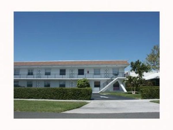 227 Castlewood Drive, Unit 207, North Palm Beach, FL 33408