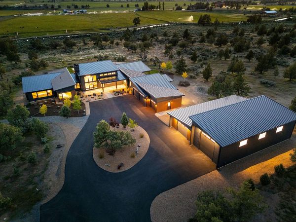 16990 SW Grandview Road, Powell Butte, OR 97753