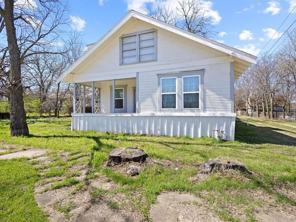 709 N Chandler Avenue , Denison, TX 75020