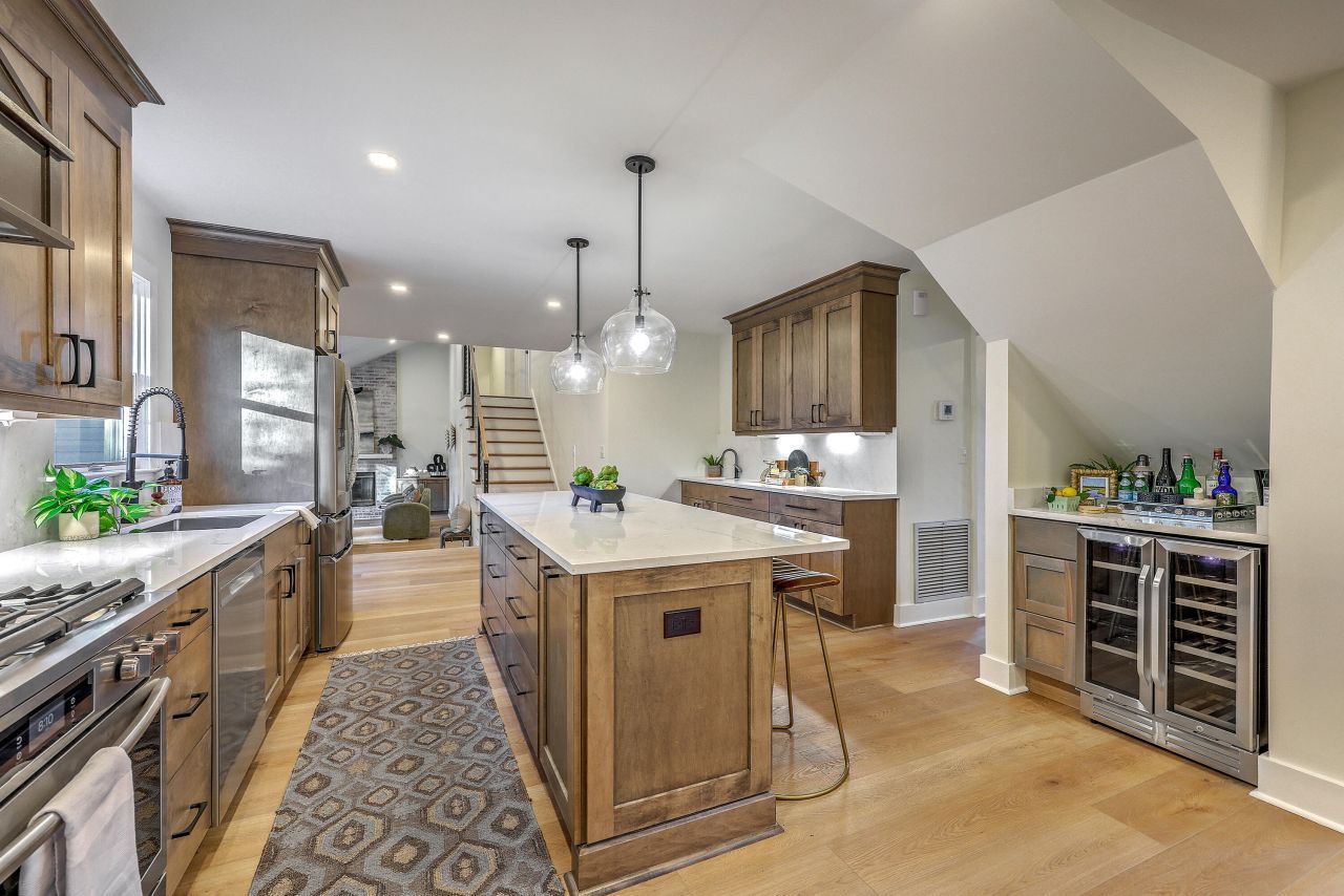 15 Windsor Drive Photo 2