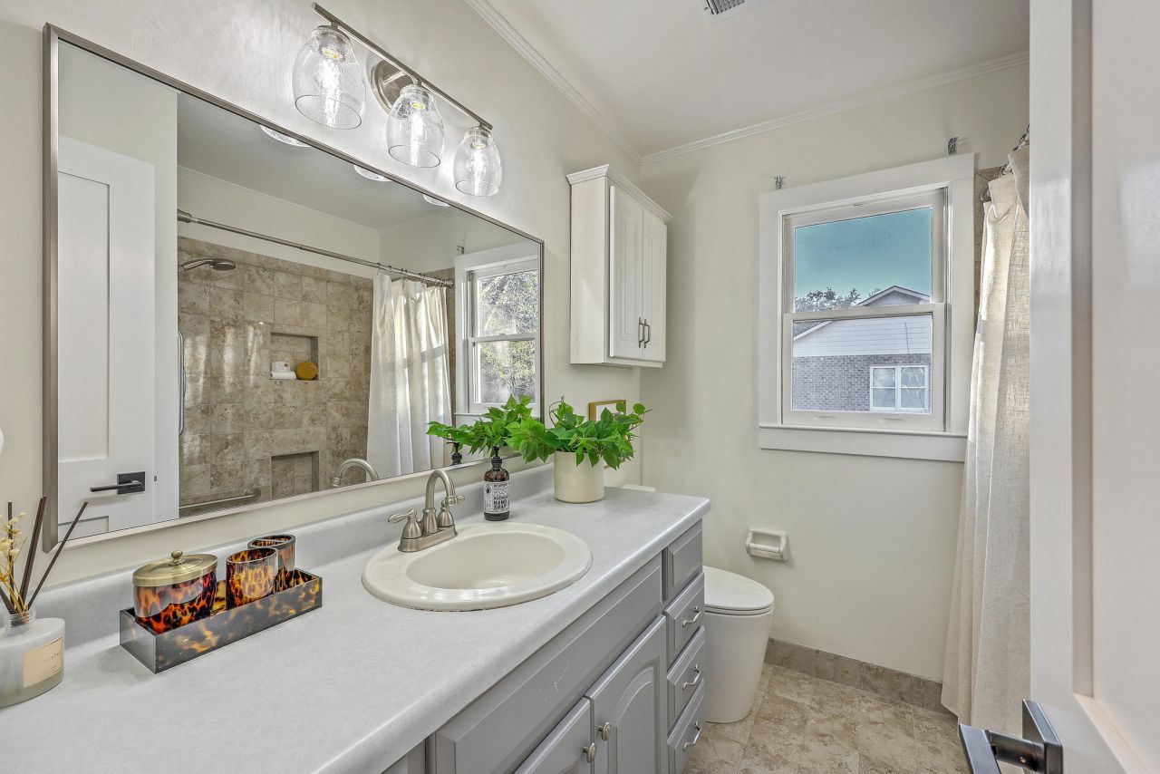 15 Windsor Drive Photo 39