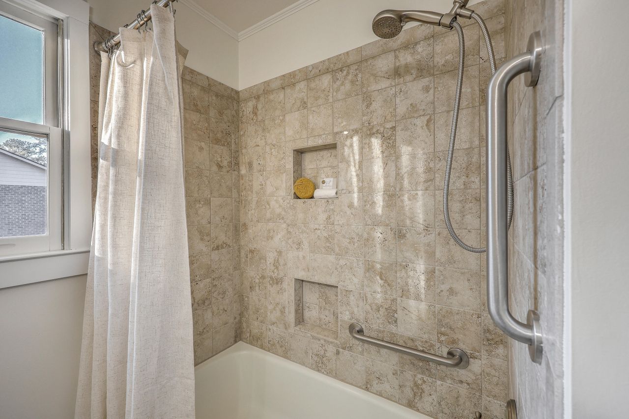 15 Windsor Drive Photo 40