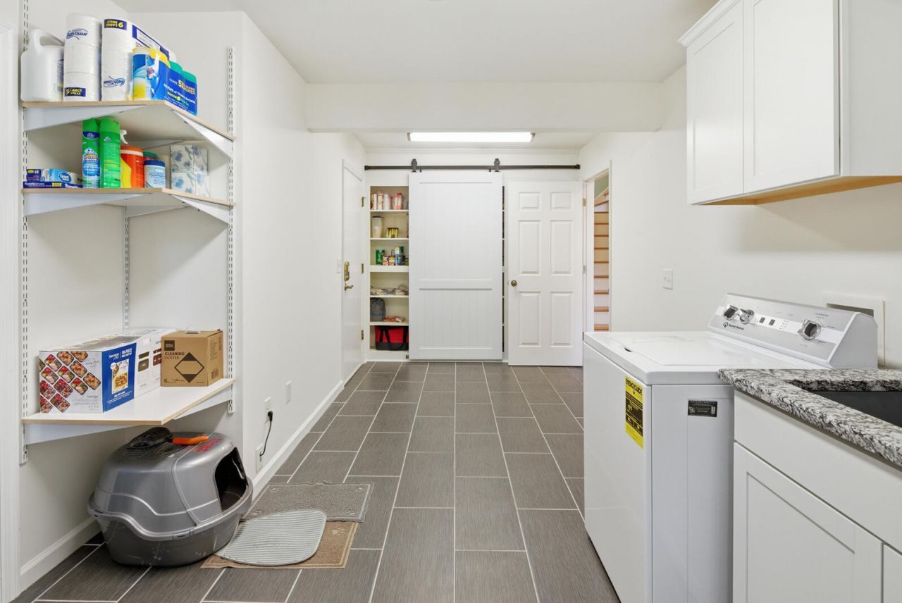 110 Brighton Court Photo 24