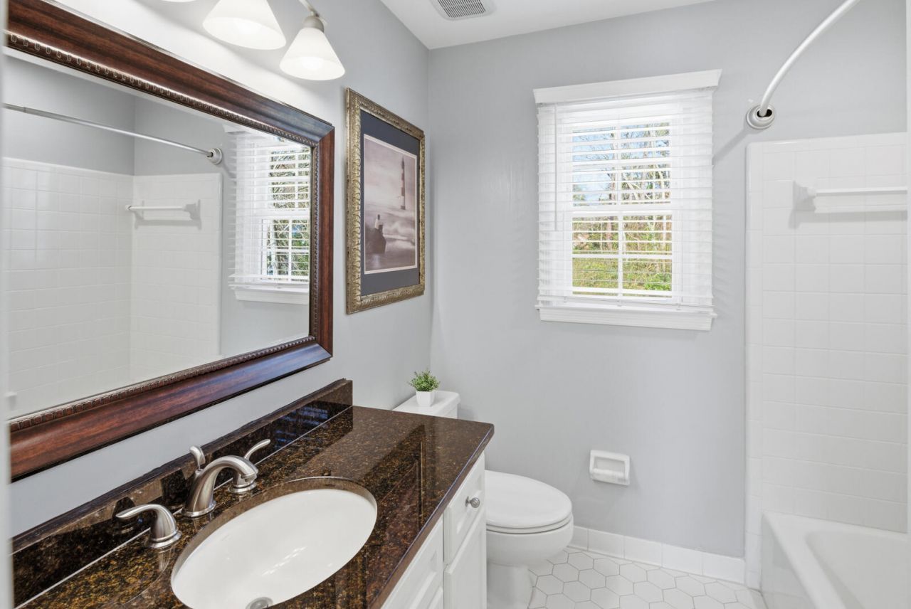 110 Brighton Court Photo 31