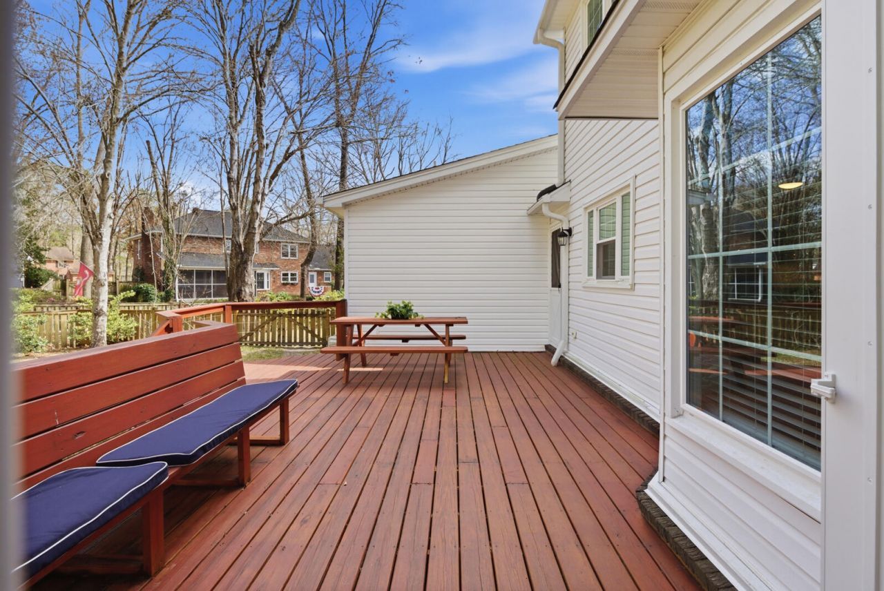 110 Brighton Court Photo 42