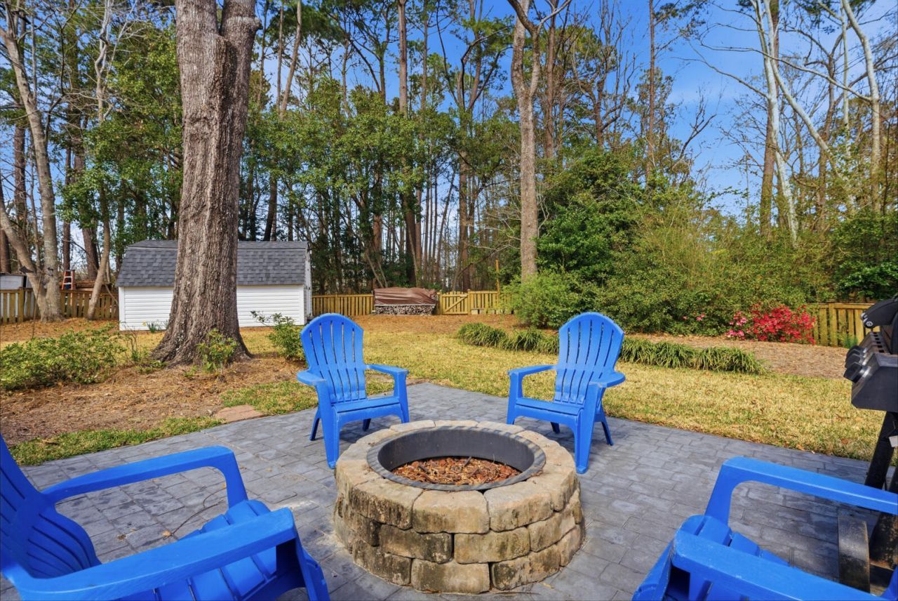 110 Brighton Court Photo 43