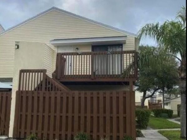 637 Executive Center Drive, Unit N205, West Palm Beach, FL 33401