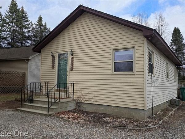 2517 Massena Street, Commerce Twp, MI 48382