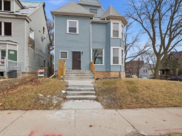 604 N 30th STREET, Milwaukee, WI 53208