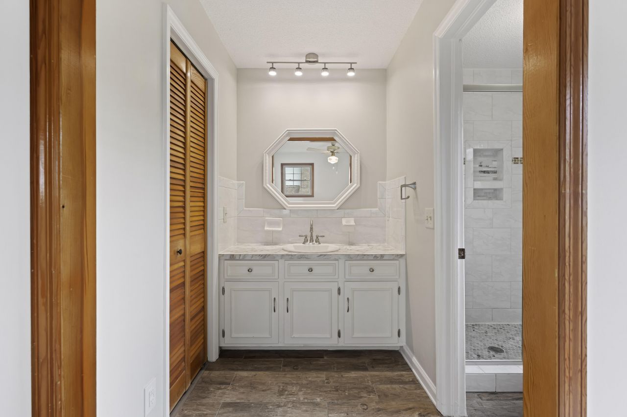 4345 Evanston Boulevard Photo 11