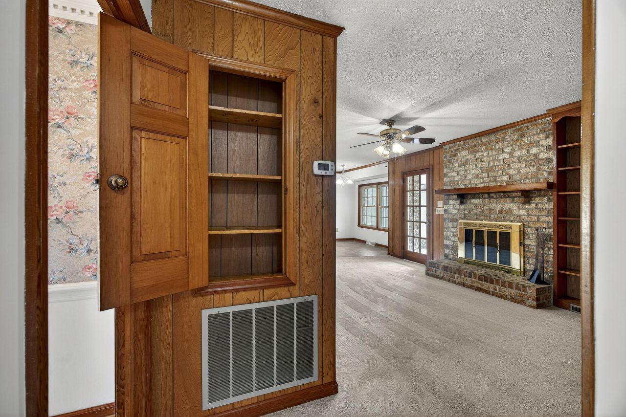 4345 Evanston Boulevard Photo 8