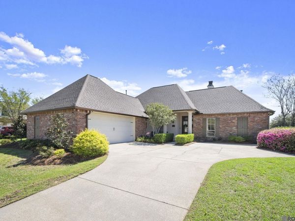 2444 S Turnberry Dr, Zachary, LA 70791