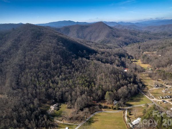 70 Earls Road , Bryson City, NC 28713