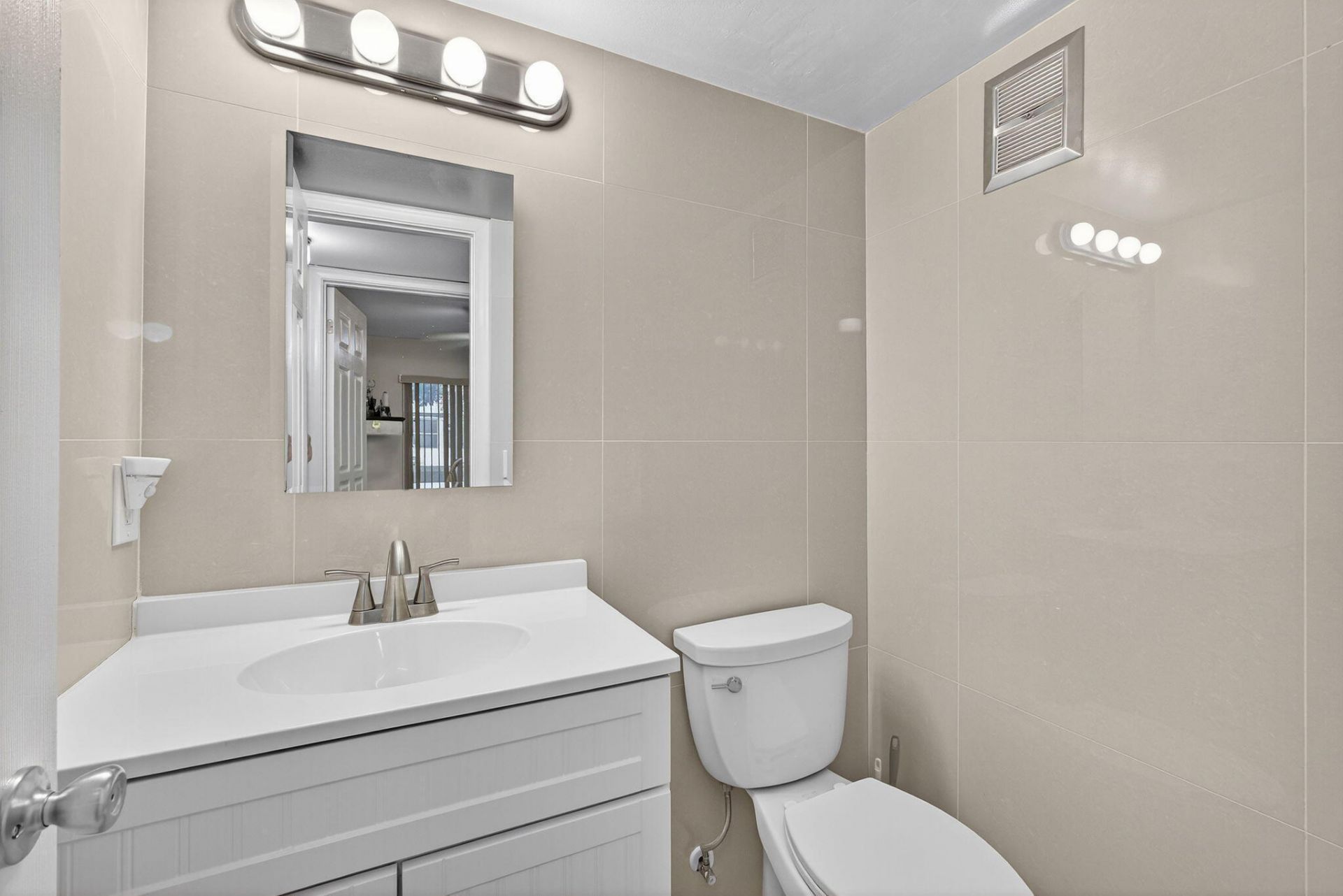 144 Dorchester G, West Palm Beach, FL 33417 Photo