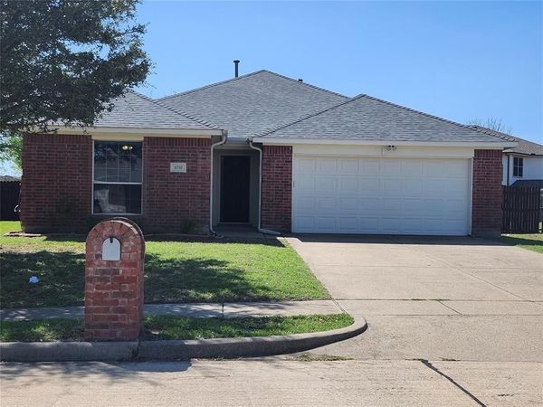 4710 Ashbury Lane, Mansfield, TX 76063