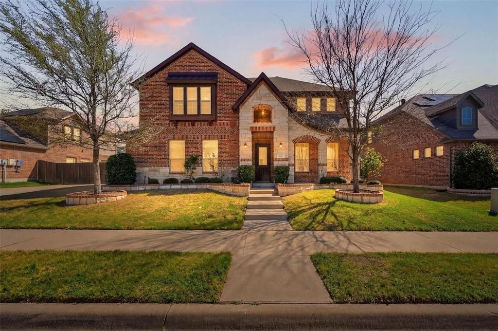 110 Sweetleaf Drive, Red Oak, TX 75154 Main Photo