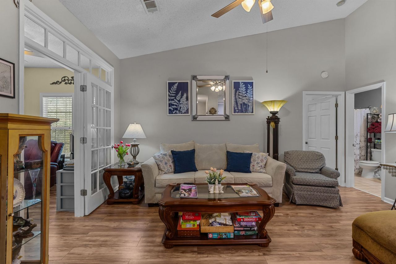 9734 Leyland Dr. Photo 11