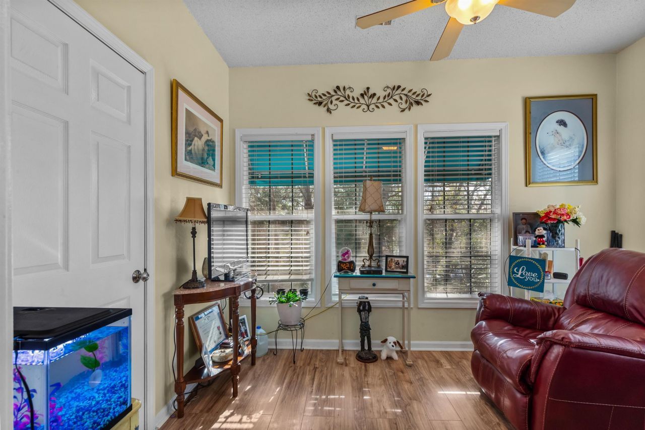 9734 Leyland Dr. Photo 15