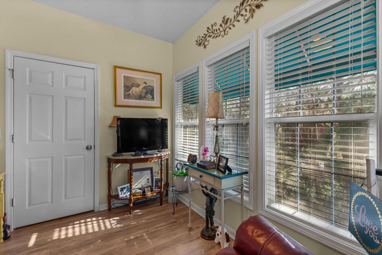 9734 Leyland Dr. Photo 16