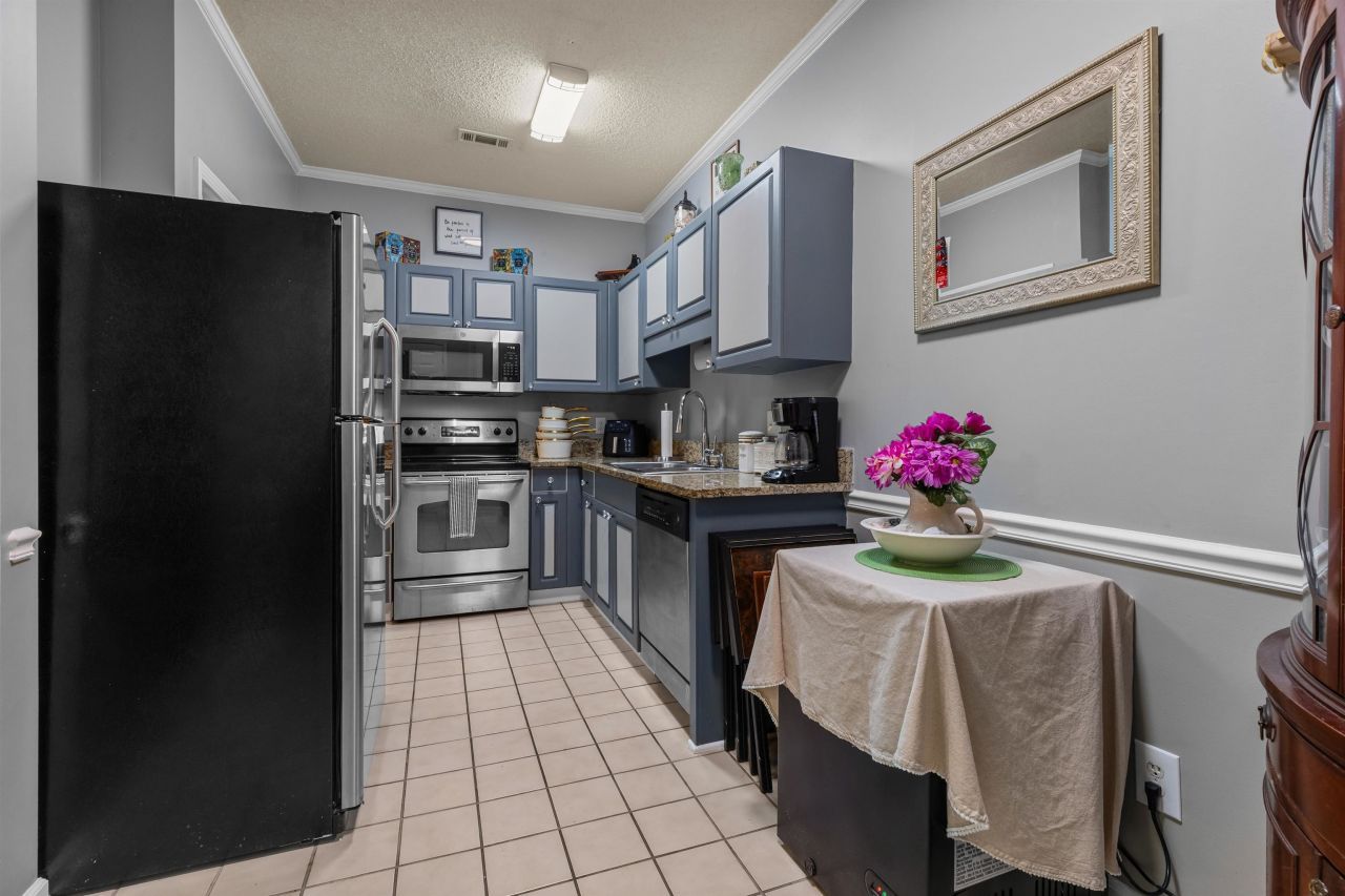 9734 Leyland Dr. Photo 5