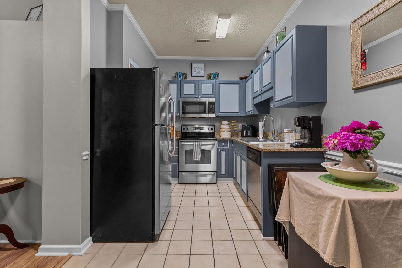 9734 Leyland Dr. Photo 6