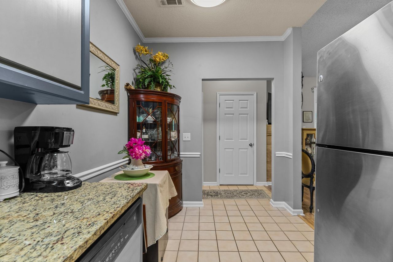 9734 Leyland Dr. Photo 9