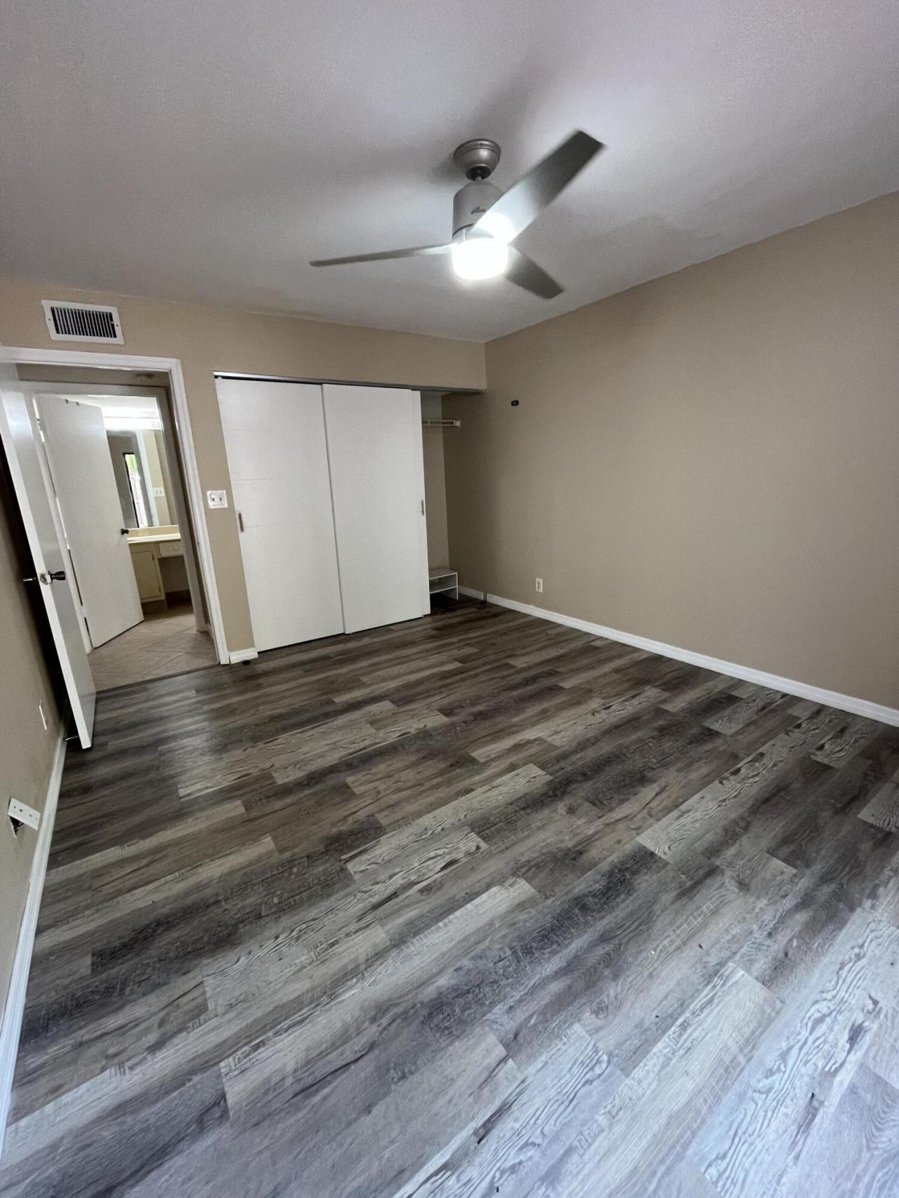 616 Executive Center Drive, Unit 104, West Palm Beach, FL 33401 Photo