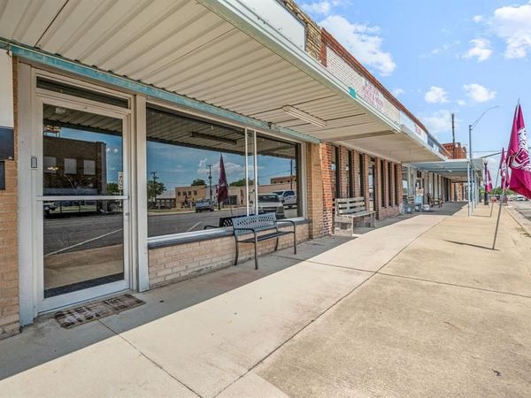 140 S Texas Street , De Leon, TX 76444