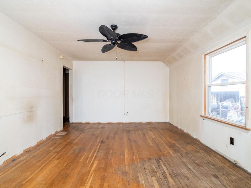 3453 Eisenhower Road, Columbus, OH 43224 Photo 4