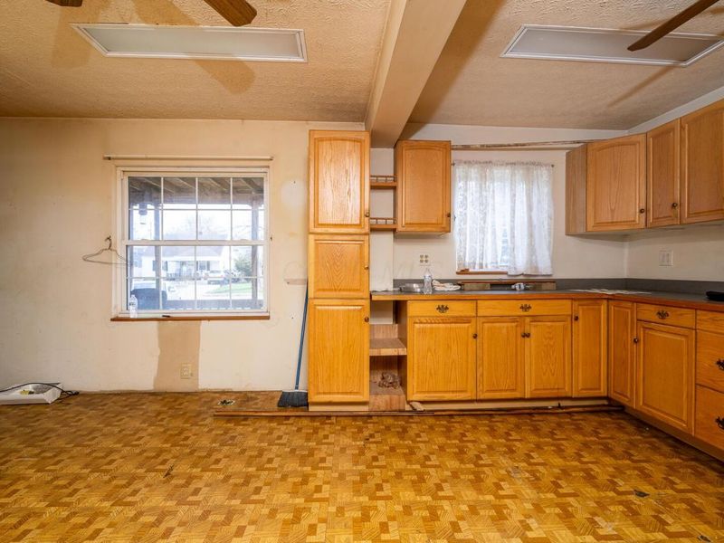 3453 Eisenhower Road, Columbus, OH 43224 Photo 9