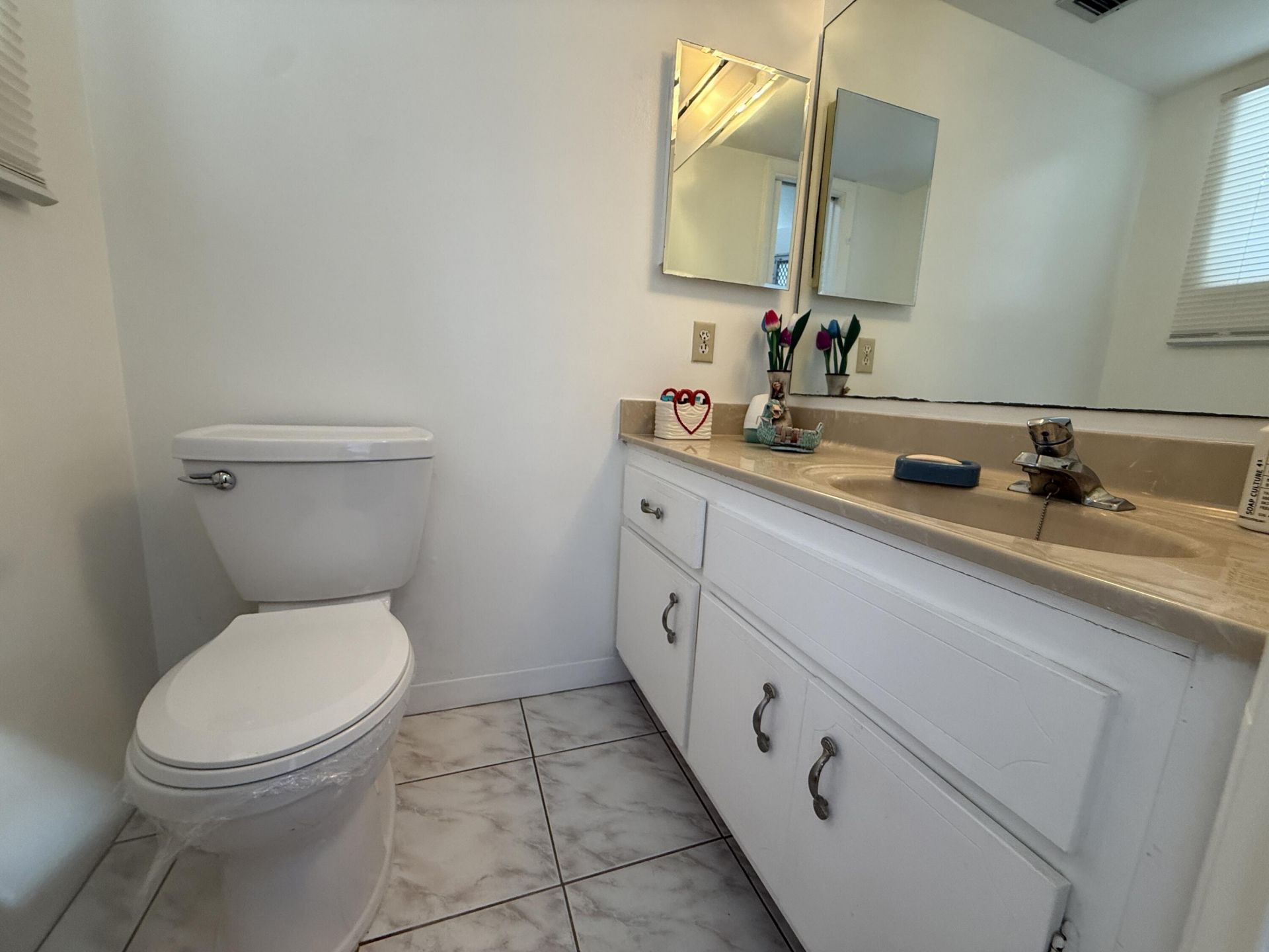 3001 NW 46th Avenue, Unit 204, Lauderdale Lakes, FL 33313 Photo